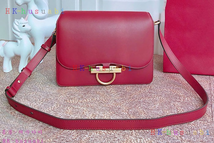 ★미러급★ 페레가모 클래식 플랩백 P 21H321-2