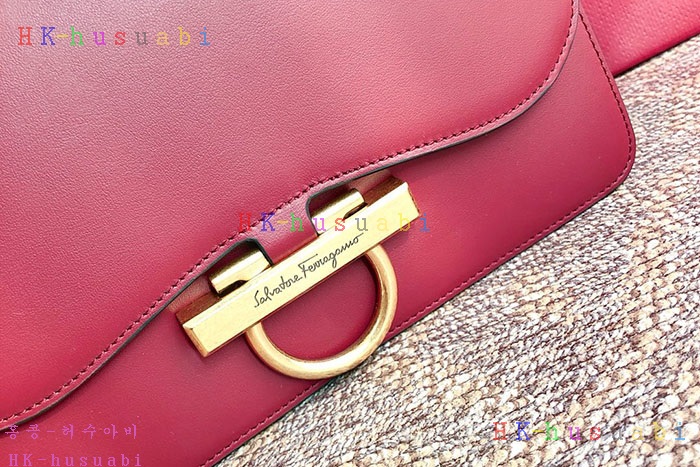 ★미러급★ 페레가모 클래식 플랩백 P 21H321-2