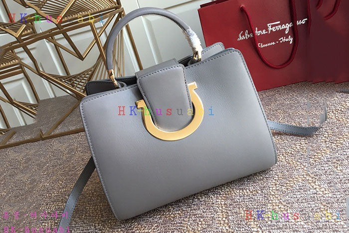 ★미러급★  페라가모 테아 토트백 F 21G596-3