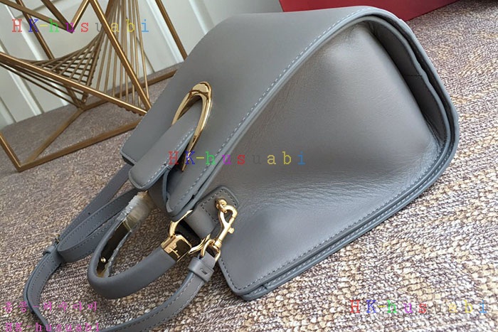 ★미러급★  페라가모 테아 토트백 F 21G596-3