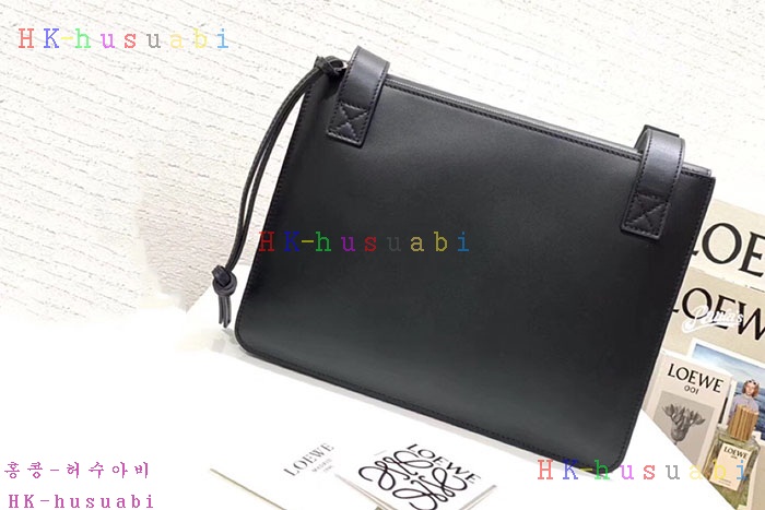 ★미러급★ 로에베 거싯 플랫 메신저백 LW 337401-2