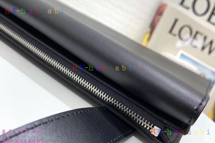 ★미러급★ 로에베 거싯 플랫 메신저백 LW 337401-2