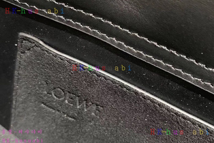 ★미러급★ 로에베 거싯 플랫 메신저백 LW 337401-2