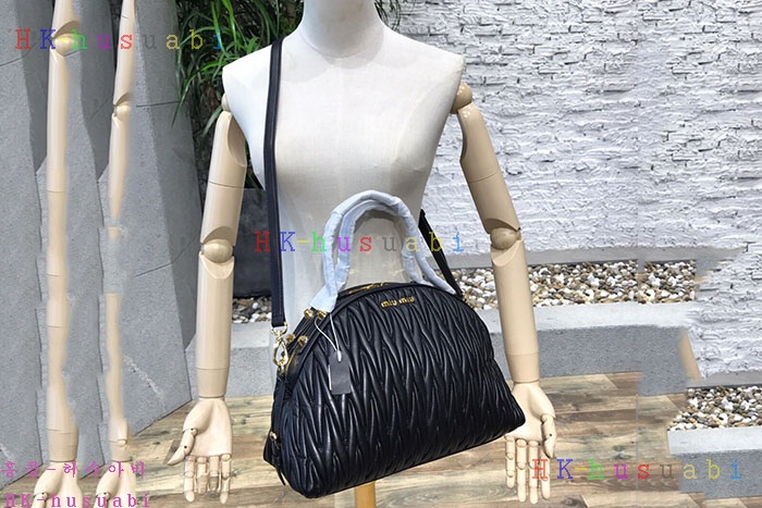 ★미러급★ 미우미우 마틀라쎄 탑핸들 토트백 M 5BB034-6