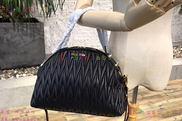 ★미러급★ 미우미우 마틀라쎄 탑핸들 토트백 M 5BB034-6