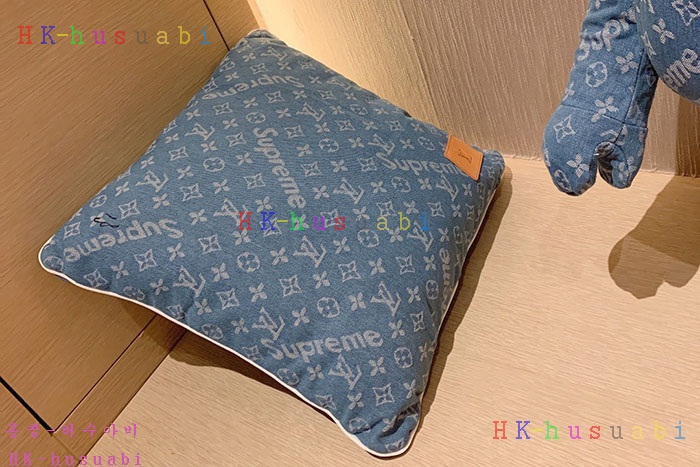 NEW 루이비통 쿠션 신상 LV 757774