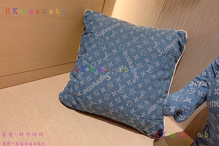 NEW 루이비통 쿠션 신상 LV 757774