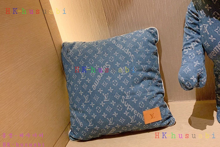 NEW 루이비통 쿠션 신상 LV 757774