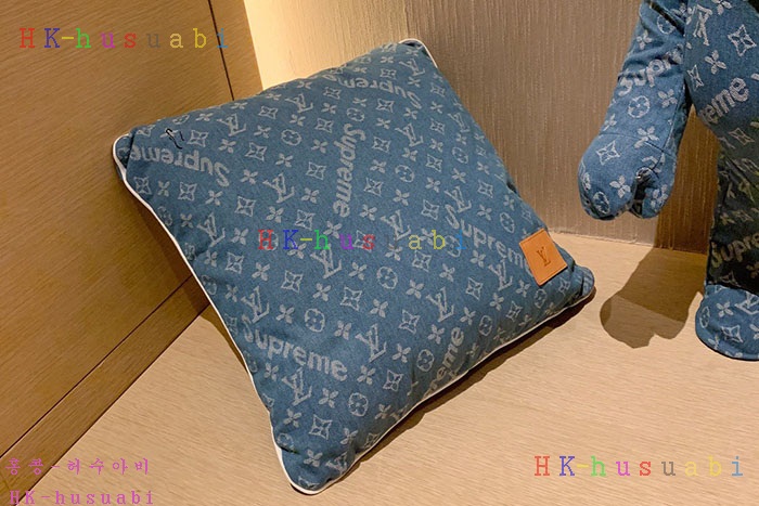 NEW 루이비통 쿠션 신상 LV 757774