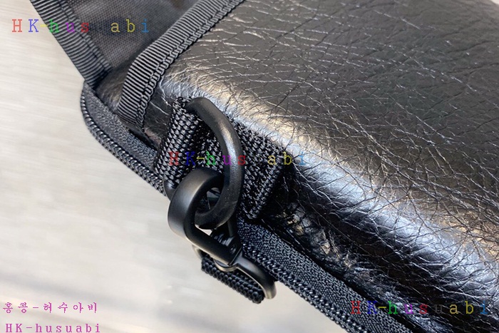 ★미러급★발렌시아가 익스플로러 크로스바디 파우치 백 B636992