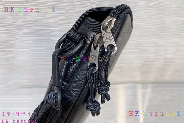 ★미러급★발렌시아가 익스플로러 크로스바디 파우치 백 B636992