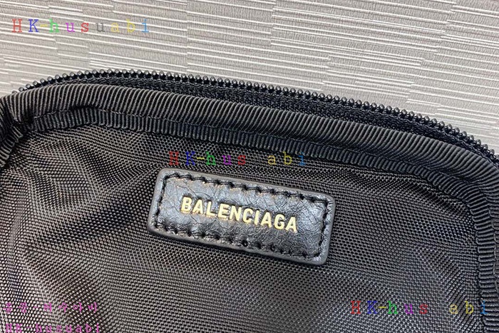 ★미러급★발렌시아가 익스플로러 크로스바디 파우치 백 B636992