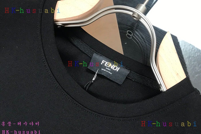 NEW 펜디 맨투맨 신상 FD 724012