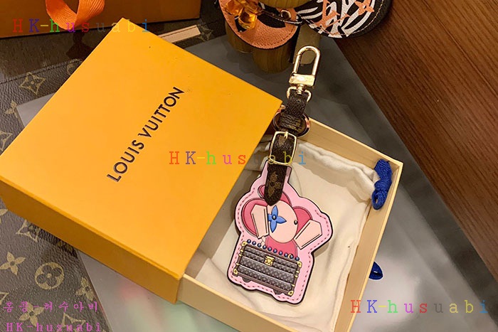 NEW 루이비통 백참 신상 LV 1427713