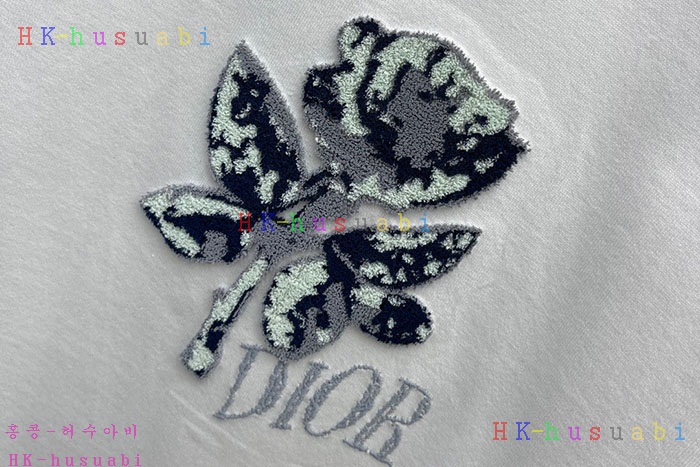 NEW 디올 반팔티 신상 DR 724568