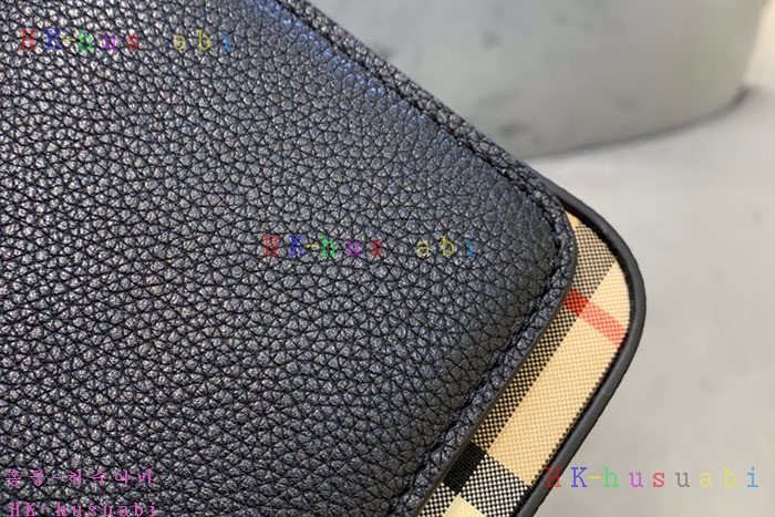 ★미러급★ 버버리 레더 빈티지 체크 크로스바디백 BB 1243350-3