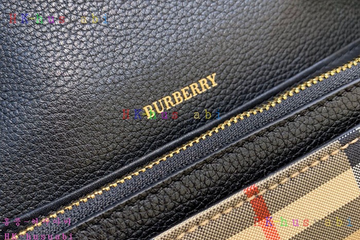 ★미러급★ 버버리 레더 빈티지 체크 크로스바디백 BB 1243350-3