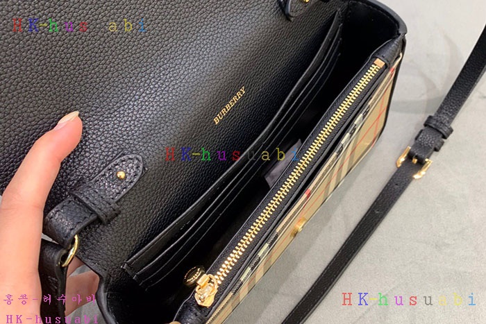 ★미러급★ 버버리 레더 빈티지 체크 크로스바디백 BB 1243350-3