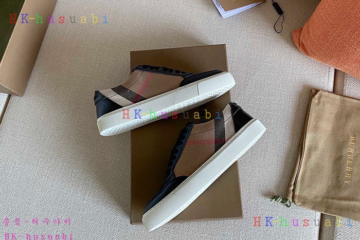 NEW 버버리 스니커즈 신상 BB  4472523