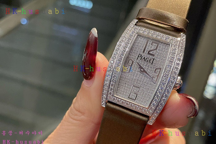 NEW 피아제 시계 신상 P 977582