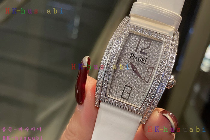 NEW 피아제 시계 신상 P 977582