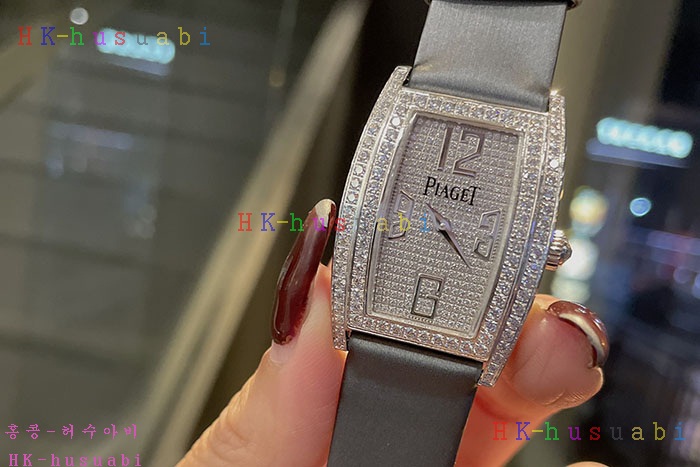 NEW 피아제 시계 신상 P 977582