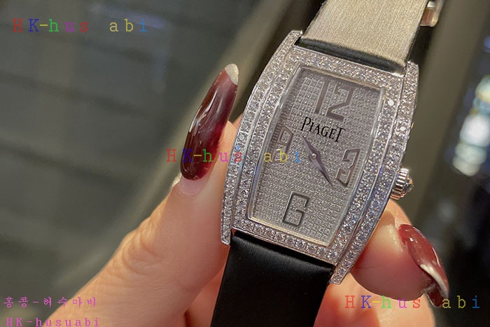 NEW 피아제 시계 신상 P 977582