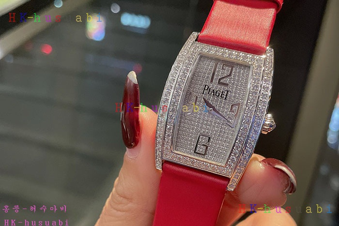 NEW 피아제 시계 신상 P 977582