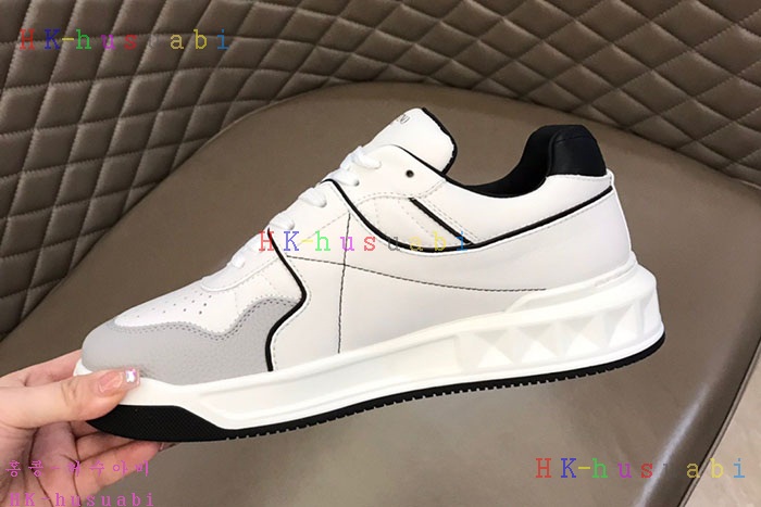 NEW 발렌티노 스니커즈 신상 V 572444