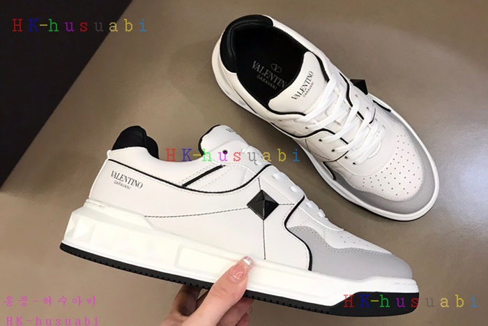 NEW 발렌티노 스니커즈 신상 V 572444