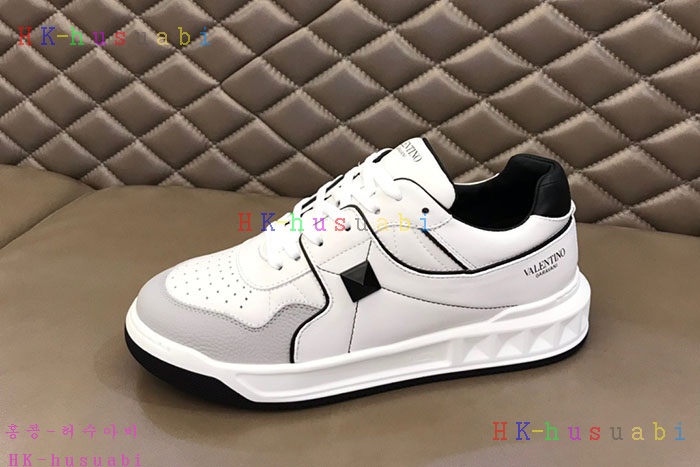 NEW 발렌티노 스니커즈 신상 V 572444