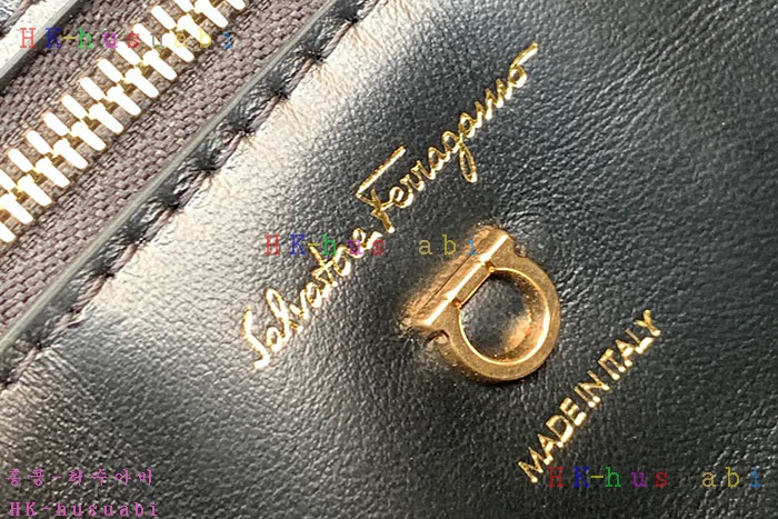 ★미러급★페라가모 여성 간치니 퀼팅 토트 732663