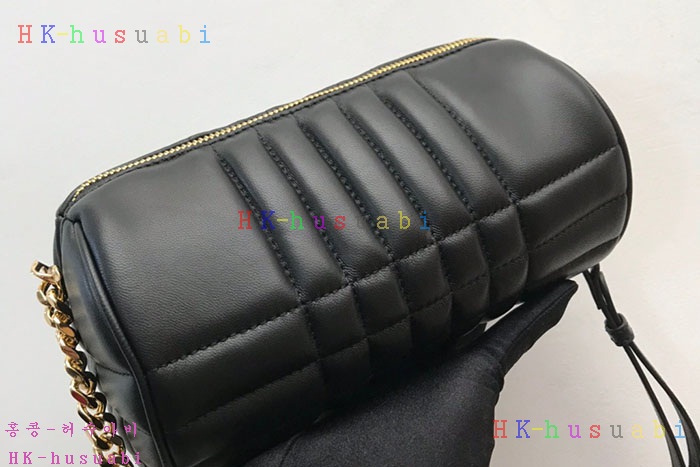 ★미러급★버버리 퀼팅 램스킨 롤라 배럴 백 80492191