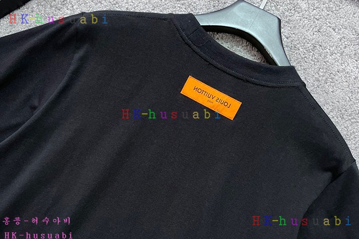 NEW 루이비통 반팔티 신상 LV 552877