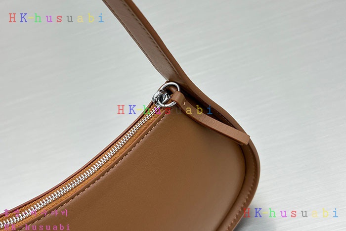 ★미러급★더 로우 Half Moon 가죽 백 W1249L60TWSHG