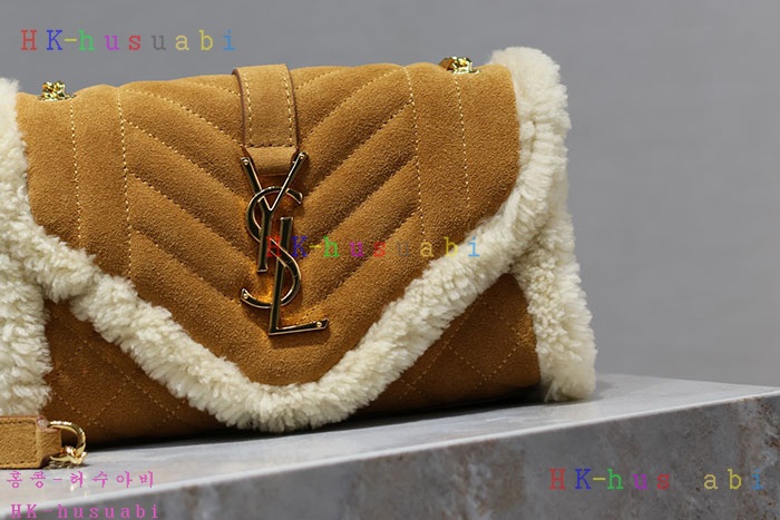 ★미러급★입생로랑 엔벨로프 시어링 숄더 528286