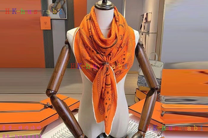 NEW 에르메스 스카프 신상 H 668905