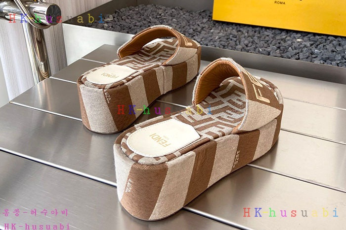 NEW 펜디 샌들 신상 FD 6855024