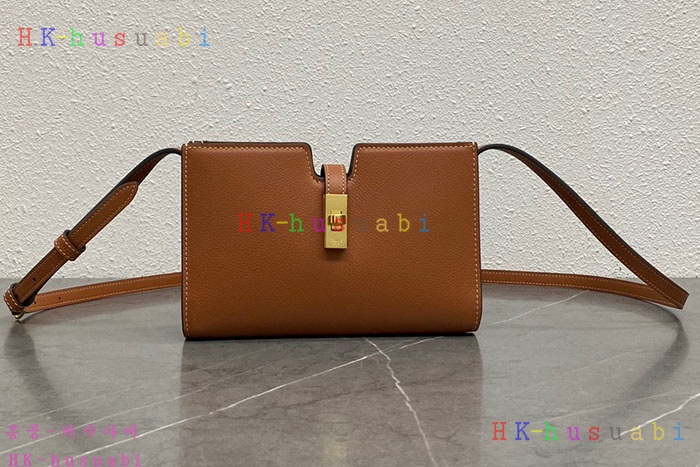 ★미러급★셀린느 16 스트랩 버클 포쉐트 카프스킨 미니 크로스백 10M443