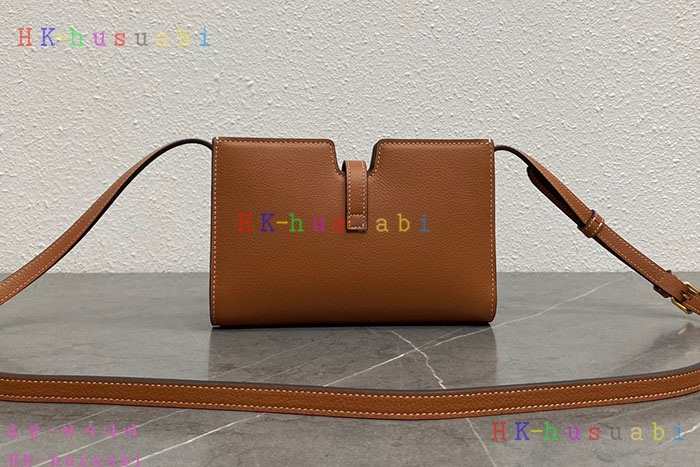 ★미러급★셀린느 16 스트랩 버클 포쉐트 카프스킨 미니 크로스백 10M443