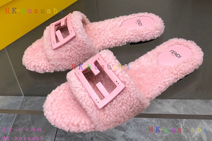 NEW 펜디 샌들 신상 FD 1807710