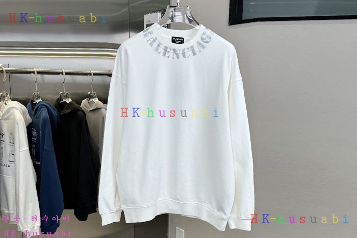 NEW 발렌시아가 긴팔티 신상 B 857026