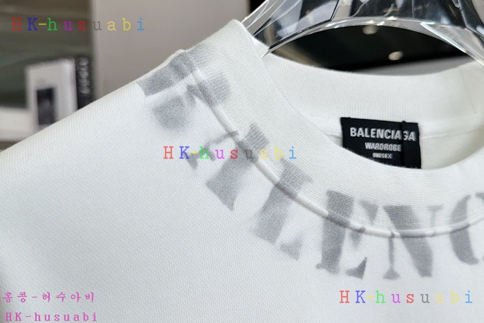 NEW 발렌시아가 긴팔티 신상 B 857026