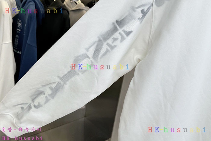 NEW 발렌시아가 긴팔티 신상 B 857026