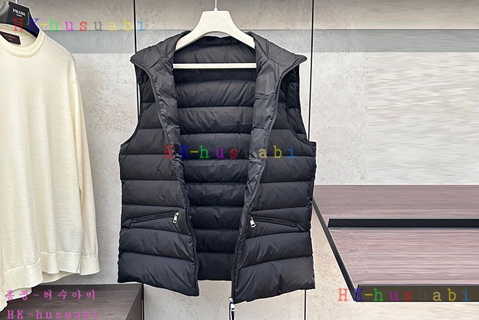 NEW 몽클레어 패딩조끼 신상 M 988803