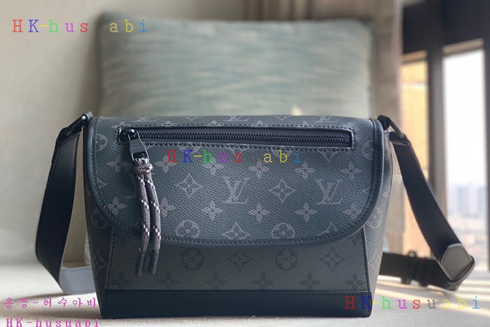 ★미러급★루이비통 펄스 메신저 M12681