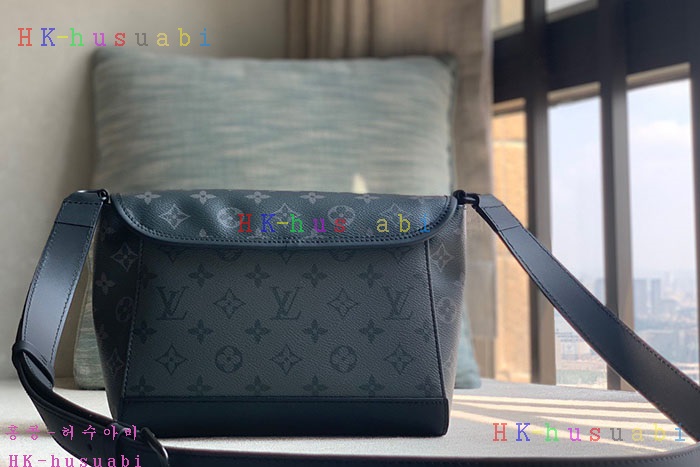 ★미러급★루이비통 펄스 메신저 M12681