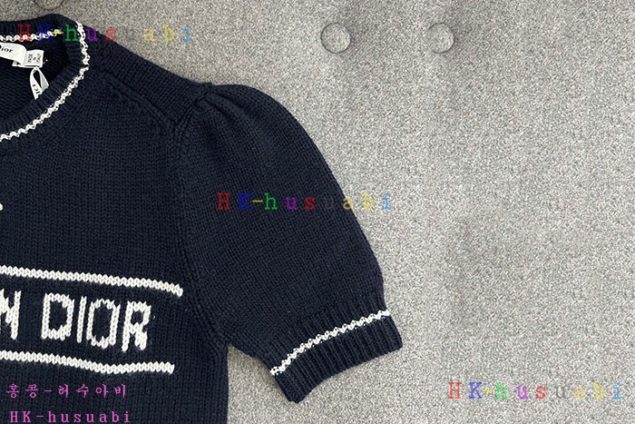 NEW 디올 반팔상의 신상 DR 870500