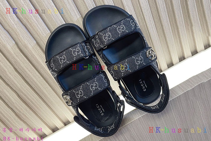 NEW 구찌 샌들 신상 GU 1420553