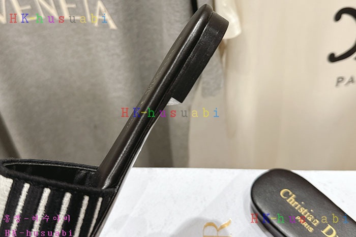 NEW 디올 샌들 신상 DR 8255811
